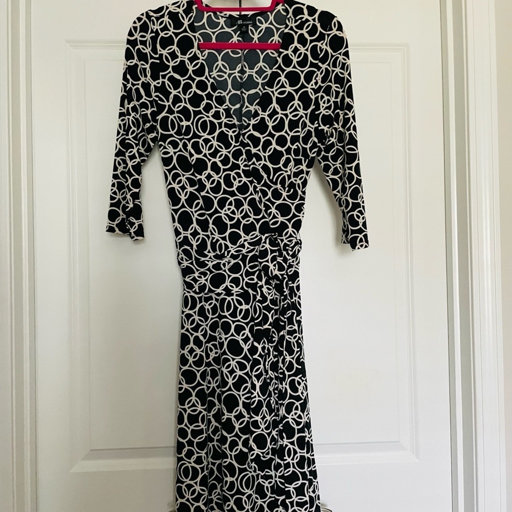 AB Studio Below the Knee, 3/4 sleeve, with Belted Tie Sash Wrap Dress Sz Med